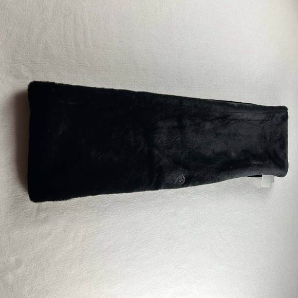 NWT Calvin Klein Infinity Loop Fur Neck Scarf Black Velvet Warm MSRP $58 - Picture 1 of 4